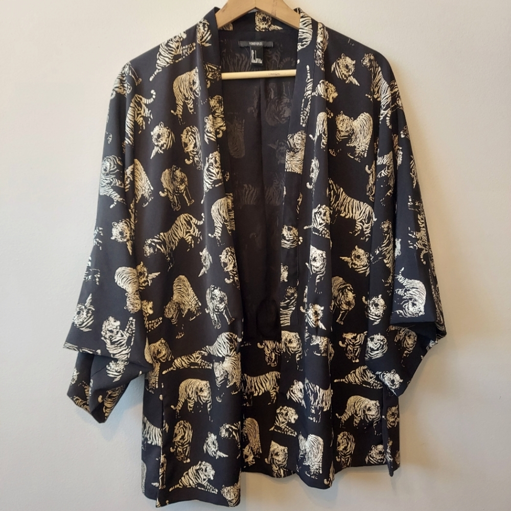 Cool tiger oversized kimono style cardigan